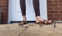 Crushing soldiers outside (voice)