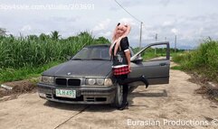 146 - Mizuki revving old BMW