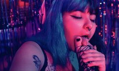 Jerk To My Pretty Small Feet