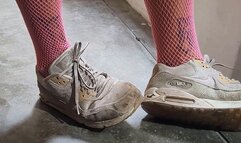 DIRTY FEET - I ORDER HIM TO LICK MY FILTHY SNEAKERS!