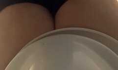 beautiful excretion piece by piece, the falling pieces make a strong splash, splash