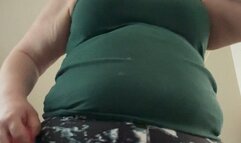 BBW milf masturbatea and cums hard