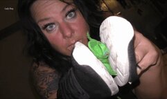 Mr Lizard loves my Sneaker