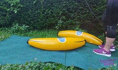 Sneaker-Girl Darleen - Inflatable Bananas