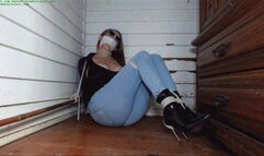 Futile bound crawling to escape his lair (WMV HD 8000kbps)