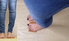 92 kg tal French girl - waffle crush fetish barefoot under big heavy feet