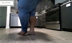 Nicole kitchen candid itch 1