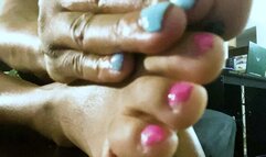 Teenie helps Giantess Rub Oil on her Beautiful Soles and Legs 1080