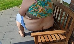 SSBBW breaks BENCH in public