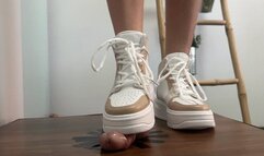 3 diferent sneakers shoejob