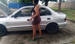 Shescamore cranking beauty on sexy green pumps