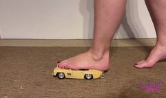 Sneaker-Girl Akira - Metall Toy Car Crush Barfeet and with Sneaker