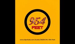 Asian goddess cat foot rub