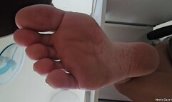 Unaware Giantess Working on Laptop Barefoot Pt 16