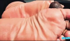 Meaty wrinkle solefuck cumblast