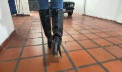 Dalilah accelerates the fiat 147 hard for a friend (custom)