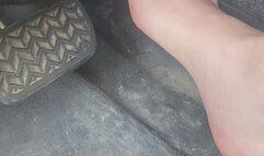 Barefoot revving pink toes