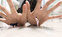 XINGGAN controls three dwarves giantess