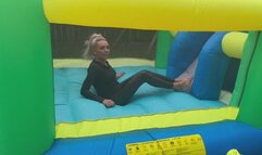 Little tikes bouncy castle overload