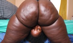 Joy's thick juicy ass stinkfaces Mali's small face (Ass licking and sniffing)