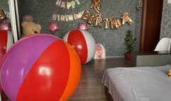 color shosu beachball jump in room