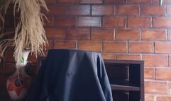 Playing with my dirty soles and my provocative and sensual bestiments (3)