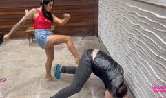Mia is a new Ballbuster ! Sexy Ballbusting