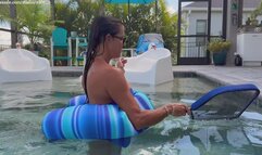 Smoking Pool Cleaner - Brooke