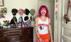 hooters girl desperate piss in cup