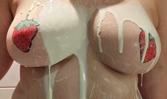 Strawberries & Cream splosh and foot crush