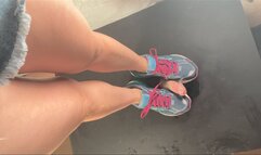 A Shoejob in Running Shoes - Tramplegirl crushes cock and gives a shoejob in well worn Brooks Sneakers - spiiting - multiedit - 4k quality