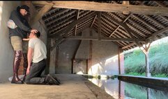 Au lavoir du village