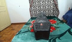 PUTTING A SLAVE IN A SMOTHERBOX AND RELEASING ALL THE ROTTEN GASES IN THE IMBECIAL'S FACE PART 1 BY SARA ROSA AND DANIEL SANTIAGO CAM BY ALINE FULL HD