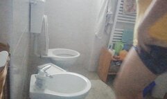 Morning pee and bidet