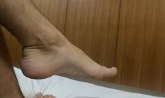 feet 424555358