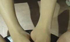 skin pantyhose and bare feet footjob cumshot
