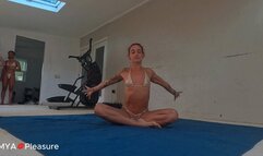 4 Girls Worship 1 Girls Muscles