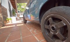 Kaena tests the fiat in sandals