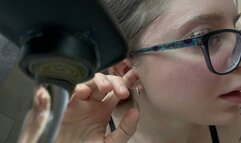 Emma in the bath picks her ears with an ear stick, washes the - part 13