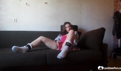 Spycam records a stepsister pleasuring her snatch