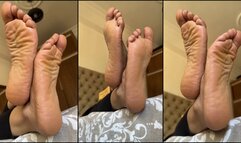 Kawtar - wide wrinky hijabi feet