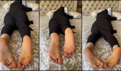 Kawtar - wide wrinky hijabi feet pose 2