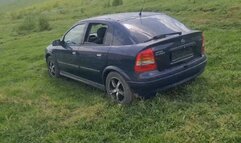 car bouncing latex handjob