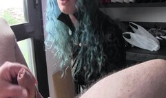 Miss Lilli's electric joi