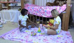 Iris & Red: Eating Lunch