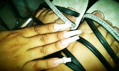 FOOTJOB = BOOTY COLOMBIANA