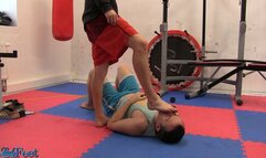 Pervert Caught In The Gym HD MultiCam