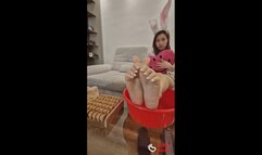 HOT Shiny BlingBling Toes POV Feet Modeling Session with Sexy Asian Student LingYi!