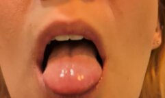 ORAL EXAMINATION {EXTREME BEAUTY OF THE TONGUE} | Miinxiiee