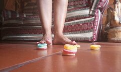 Roxan crushes and stomps on the feet (3)